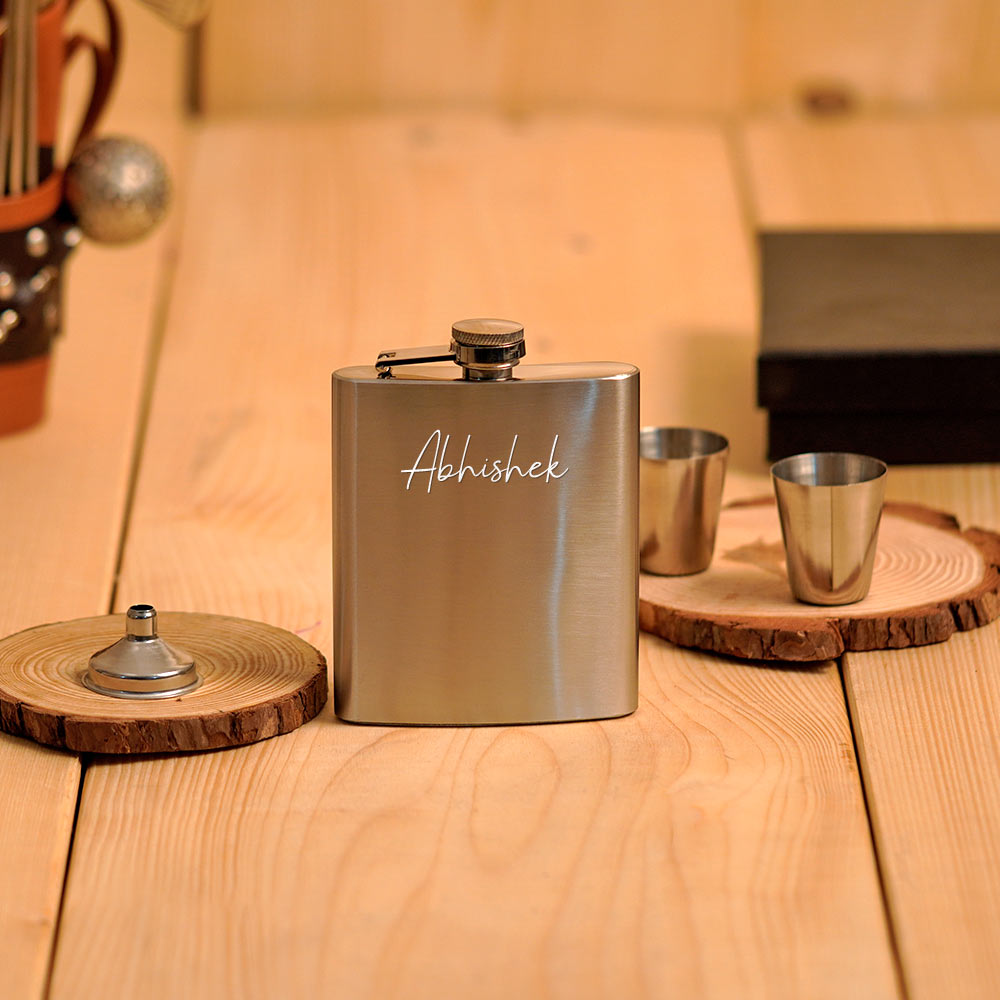 Customized Hip Flask And Shot Glasses Set