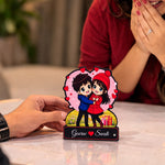 Personalized Cartoon Couple Wooden Table Frame – Custom Name Romantic Wooden Stand (5 × 8 Inch) | Love Craft Gifts