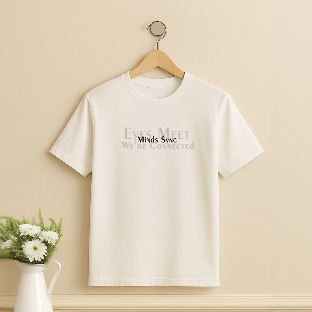 Eyes Meet Minds Sync T-Shirt – Red Minimal Graphic Tee | Love Craft Gifts