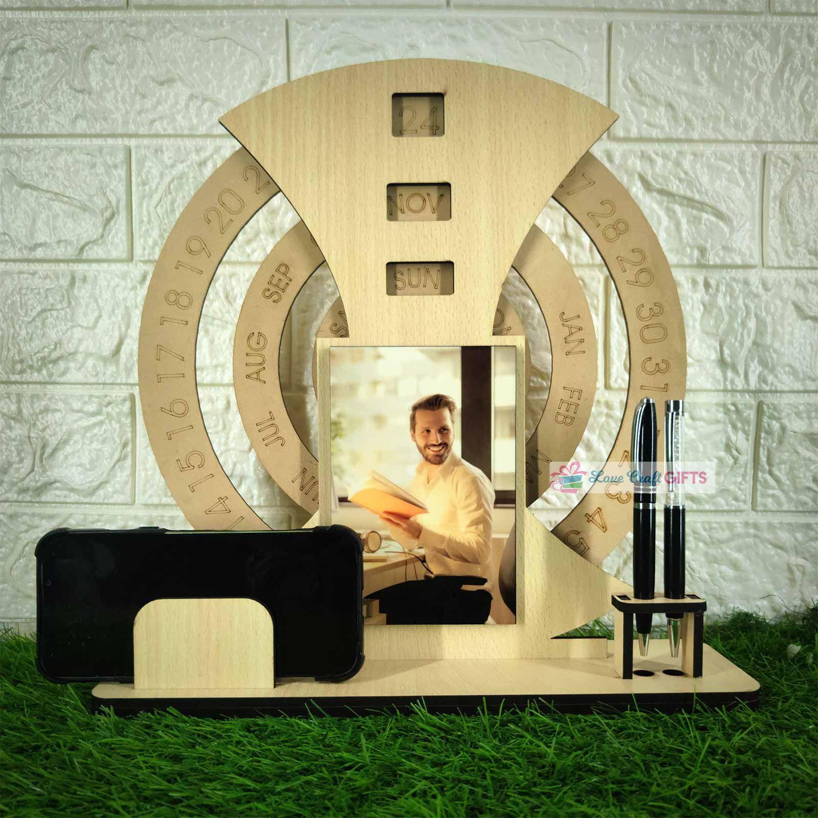 CUSTOMISED WOODEN CALENDER | love craft gift